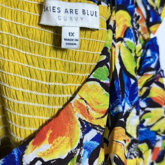 Skies are Blue Curvy, Size 1X floral Midi  dress, lined smoked Back ruffle trim - Picture 12 of 13